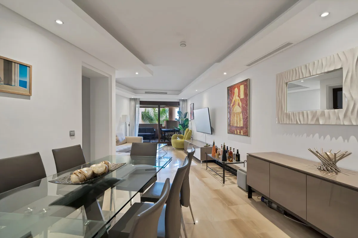 a1b483da-624b-4b07-b1f5-f5c4429c1196