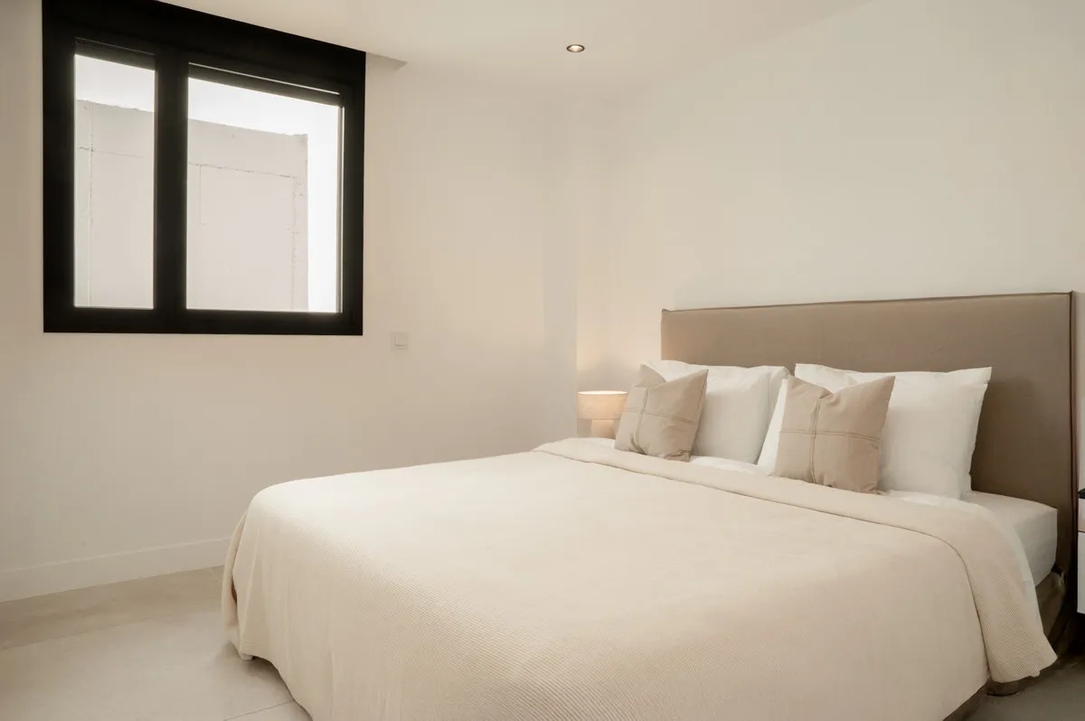 12e16baf-df0e-43f0-9e42-bb452161a863