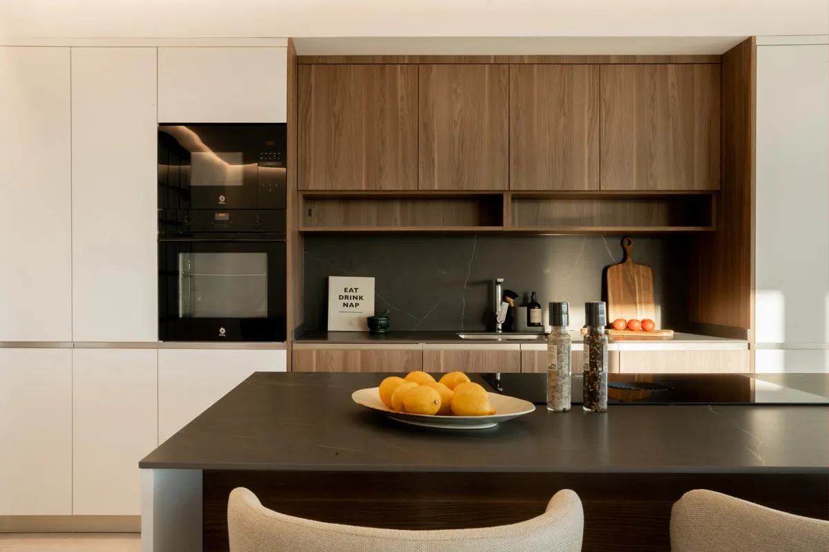 51a25306-d377-451b-a463-f3573060b8fe