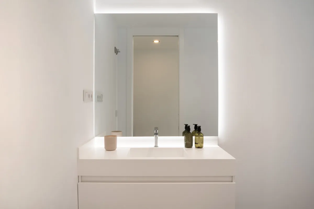 b4d9513f-f21e-4adc-8669-d81b18625dd5