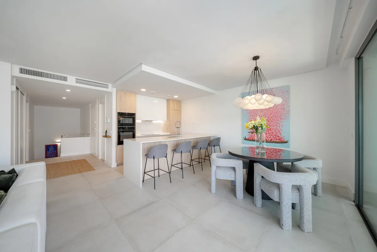 5ac0fc66-14a8-465e-ac0e-a5a066456391