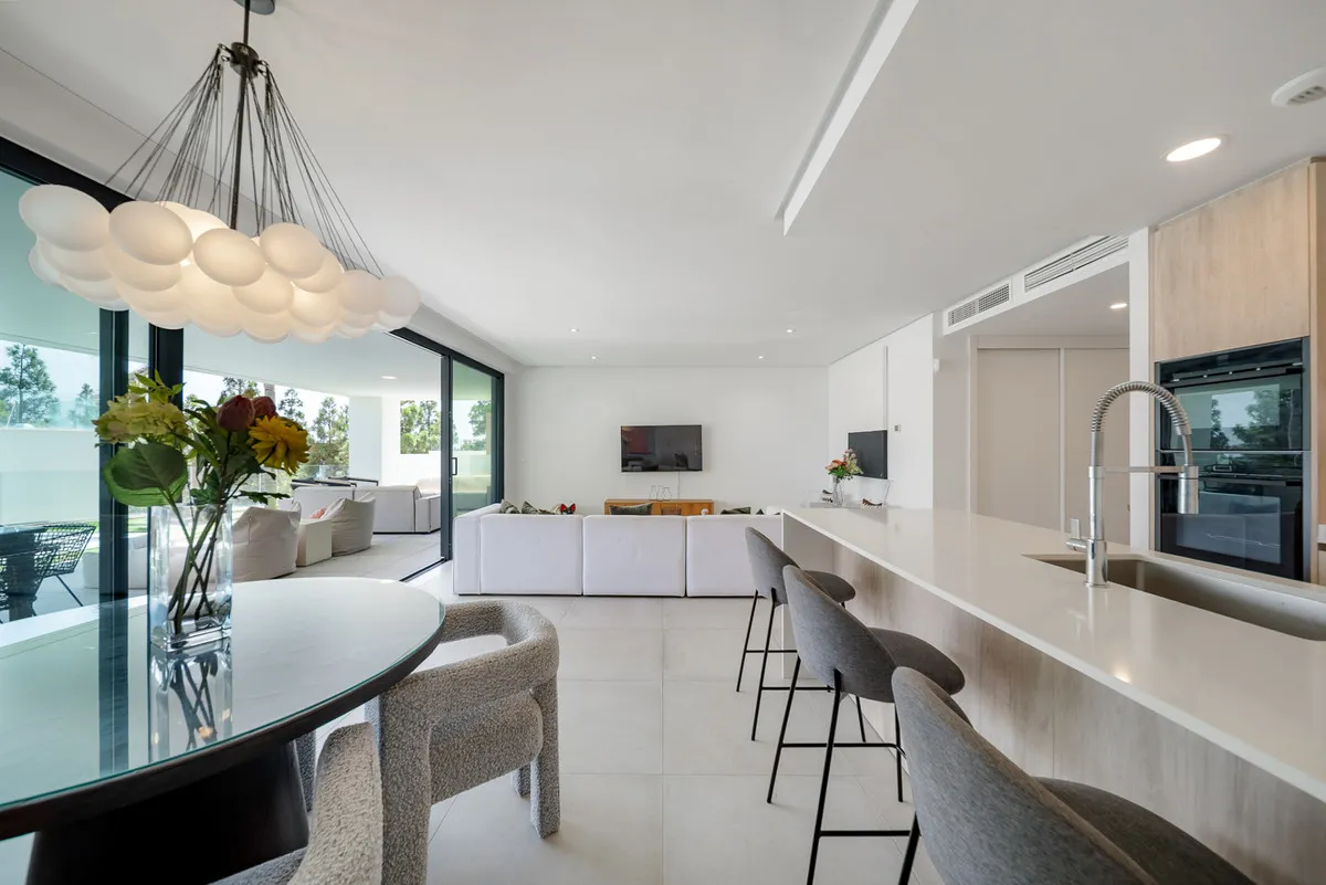 c2a09d72-a209-4d06-95d5-ea6e2921e0b5