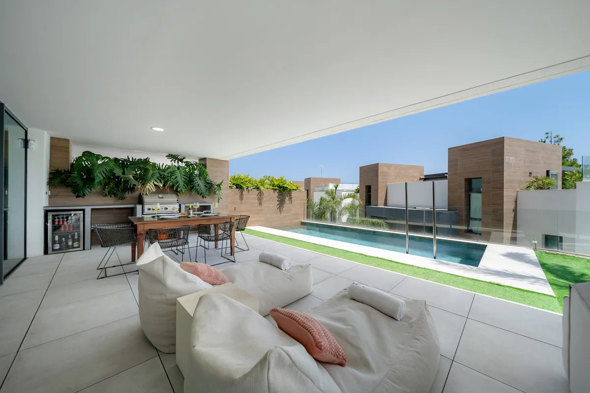 dc853cbe-277f-4d5c-a14f-1907d0cbee17