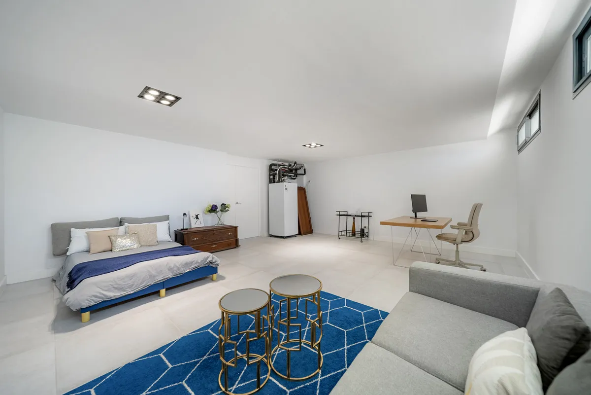 f0970865-4279-4633-95c6-66933852fc44