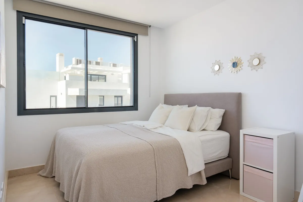 183d84a4-119f-4897-aaa2-43f5a3a13dbe