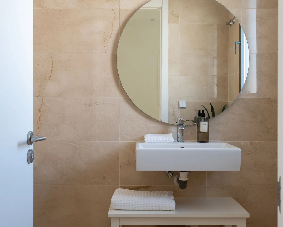 4cb10f33-1c32-4429-a5f2-9510b0a621da