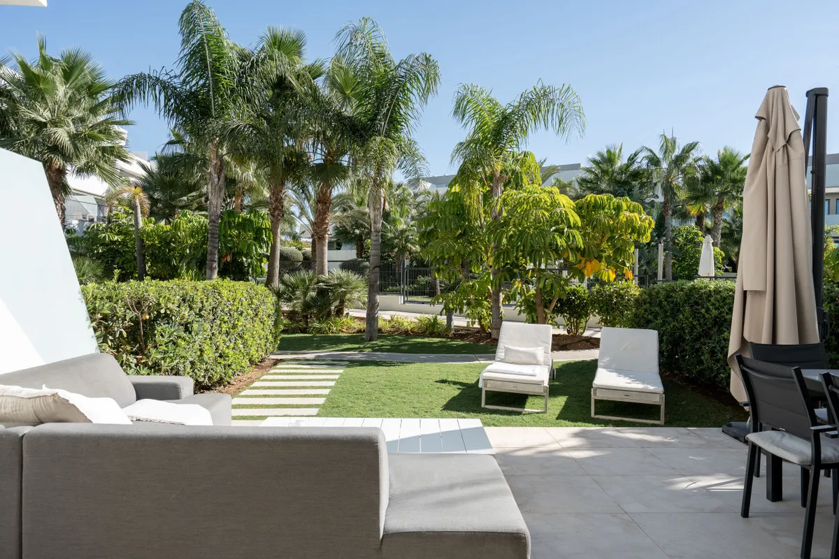 7dc52206-7e5c-4cfc-adfc-e17131a8b47b