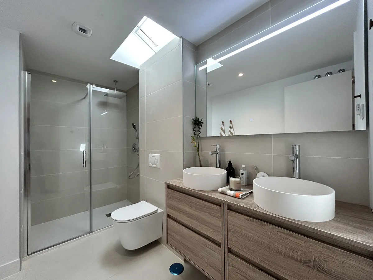 855d05fb-f9ed-4c50-a3cf-9affc7852eda