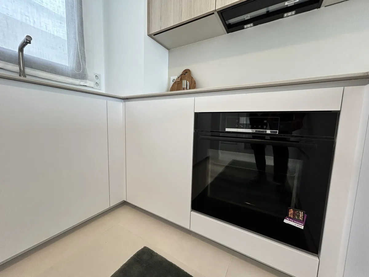 b7e72100-6c9e-4856-a167-844257fe8a1c