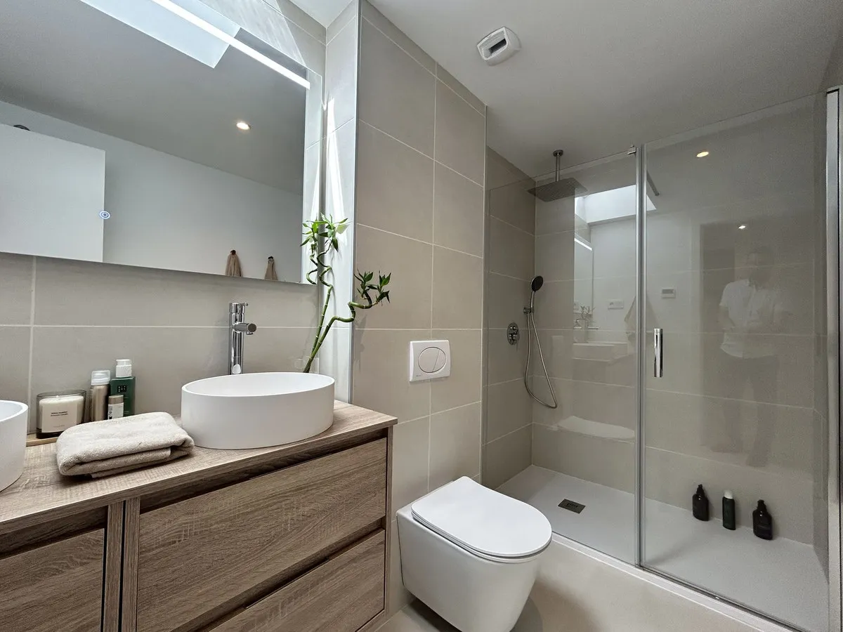 1ae9d6b5-a7e0-4c5d-ae60-dd5add3e4548