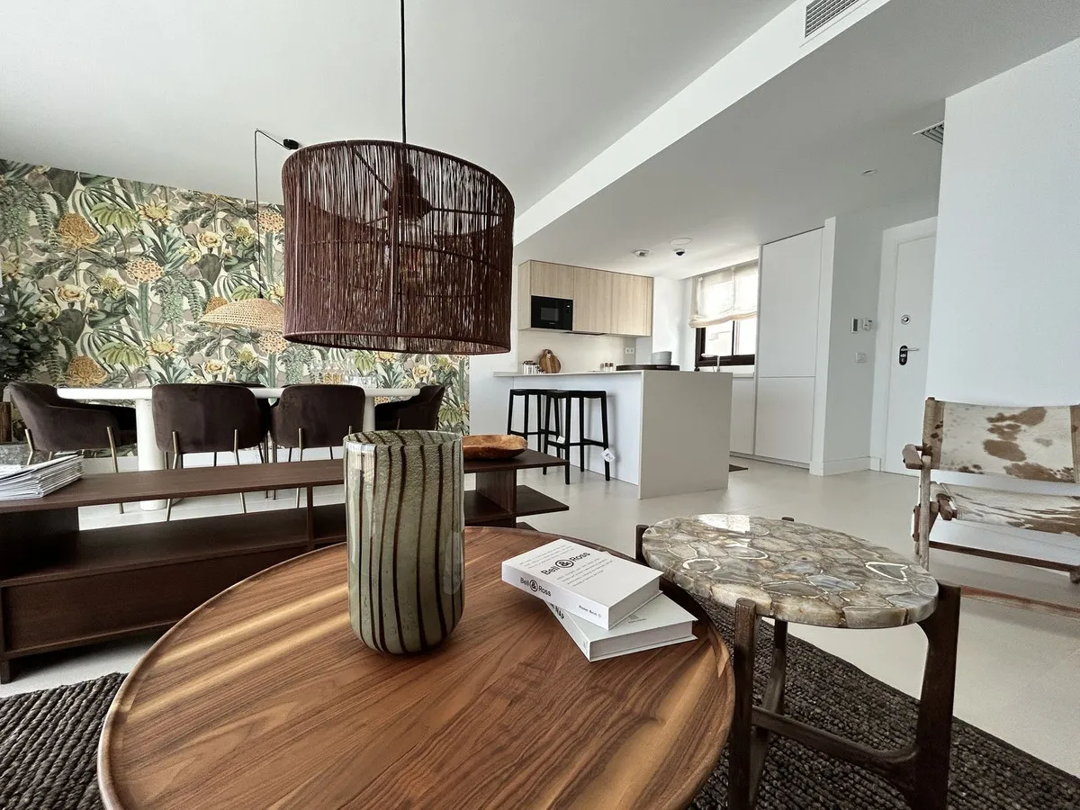 f32d89dd-b196-4add-84bc-f276a8ff5387