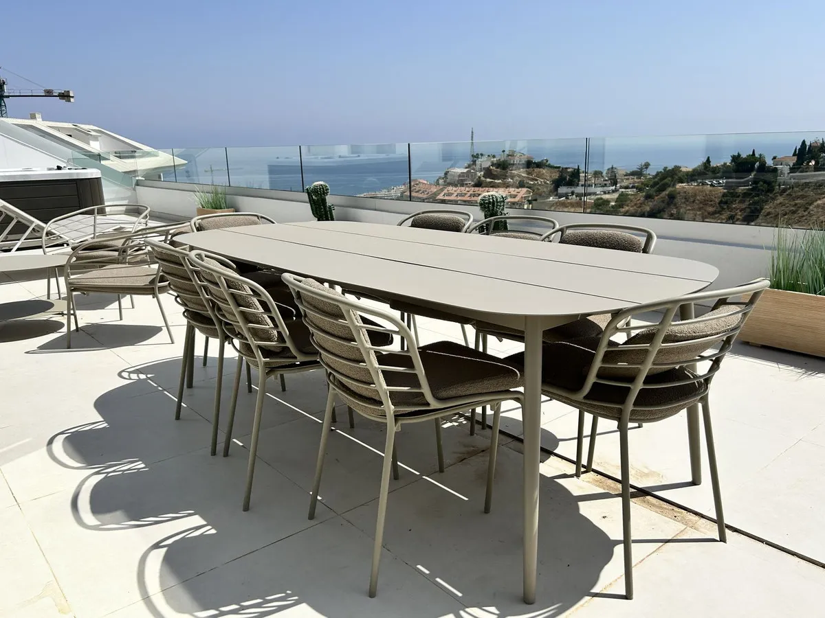 2de19ec4-9494-45d1-afd6-8778b0e3d260