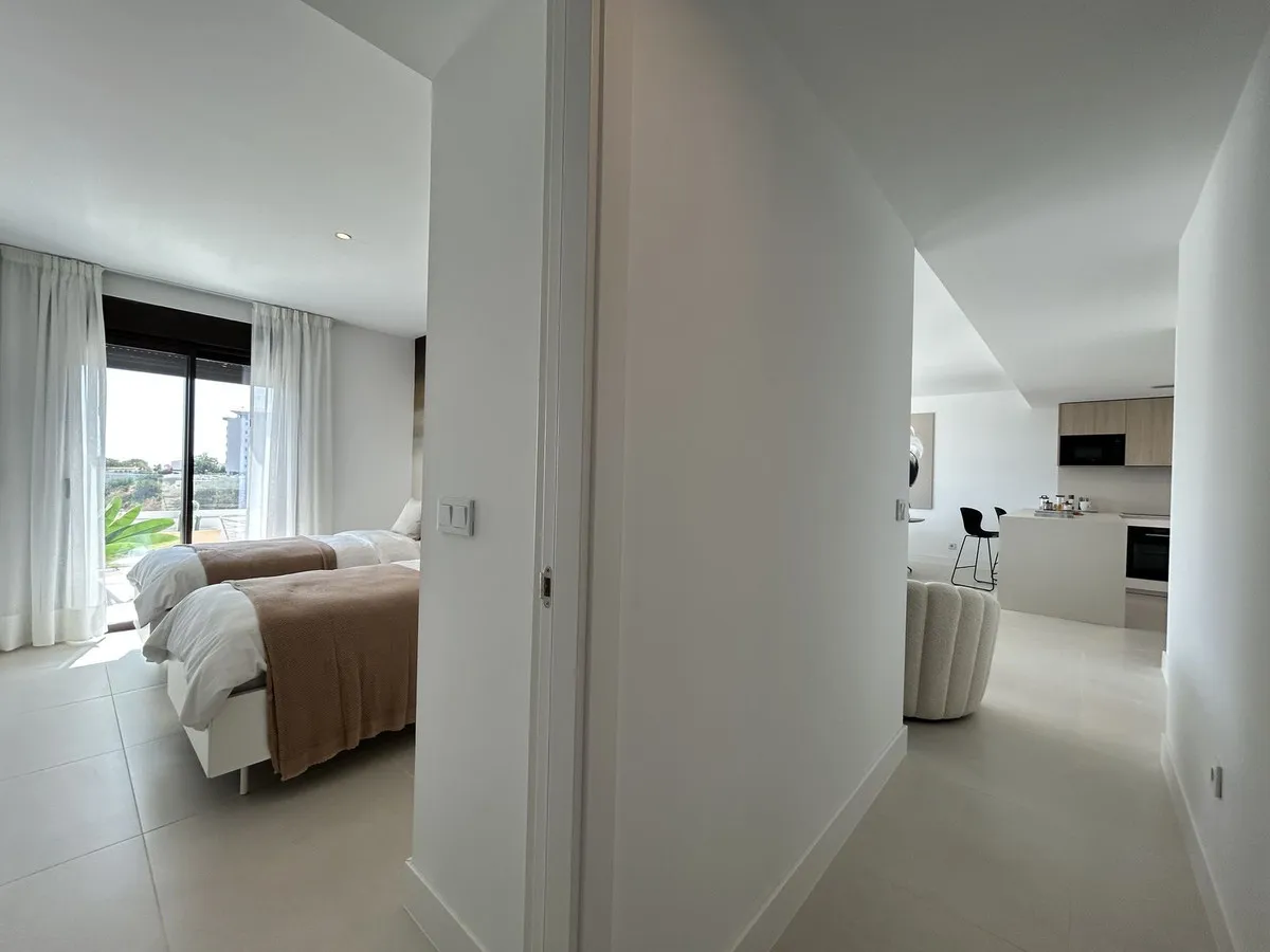 c4a7dba6-b873-43ca-b3a4-4cb0fd6fc1c9