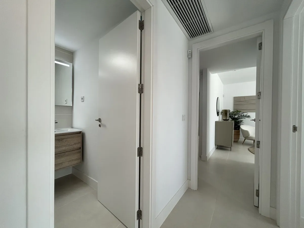 fb4d9104-2a58-415e-9164-ca4918b8fba2