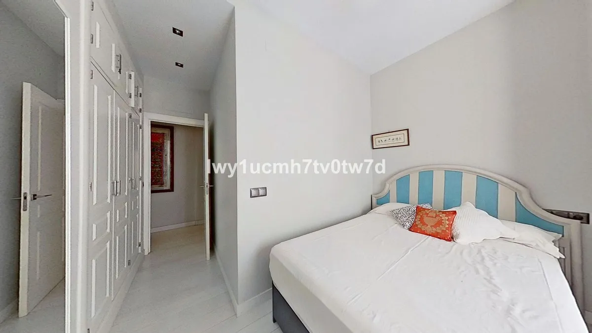 30fcf302-234e-436f-a322-6049dda8453a