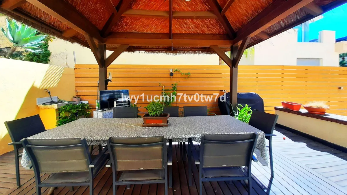 77b04a2e-a592-46a3-835c-69dfa6b457ab