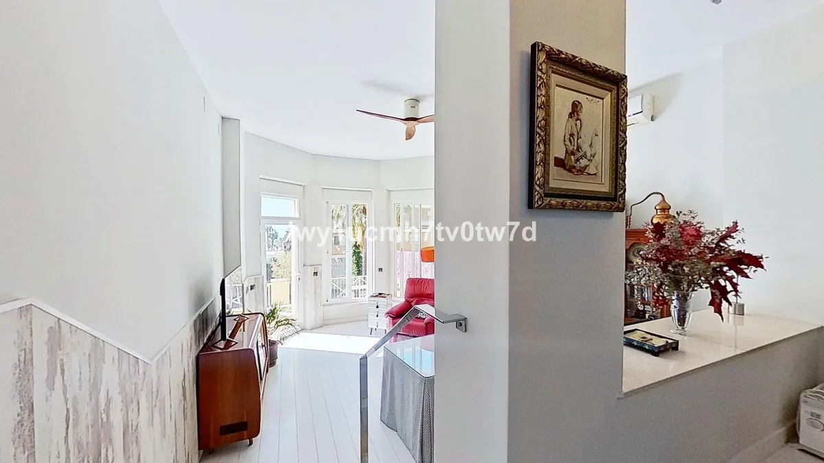 9fff65de-6e12-45a7-b196-f1d17a664a31