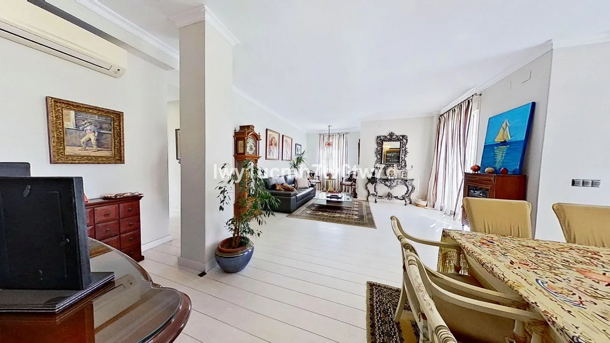 e8ab6d90-ca8f-4cd2-877b-eae49932f122