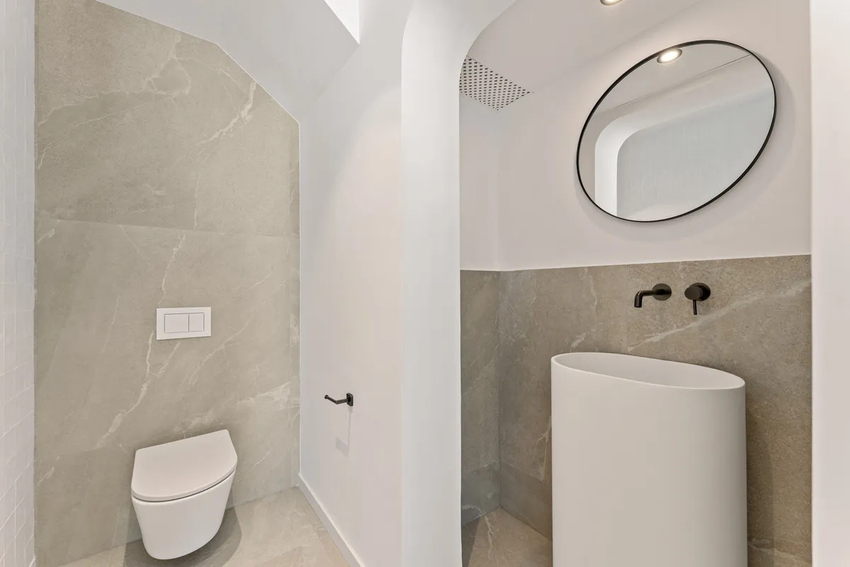 1d86da10-457f-4d42-b995-80b702c80849