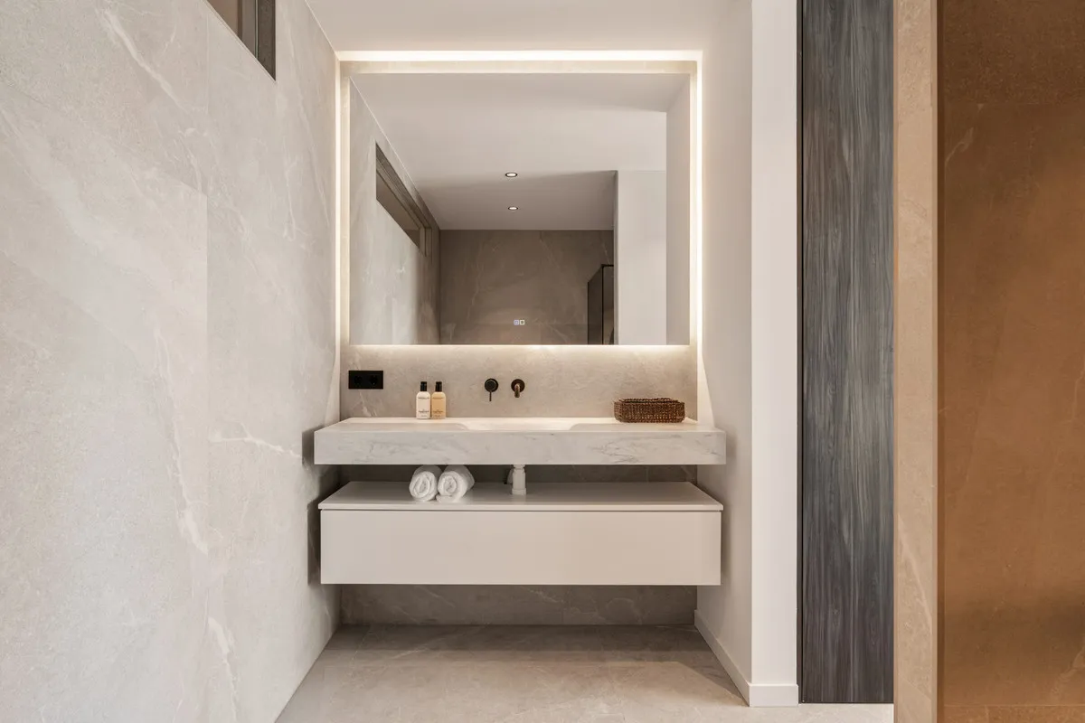 bd27062f-5ca8-44f8-b4f8-e616b08dc5ec