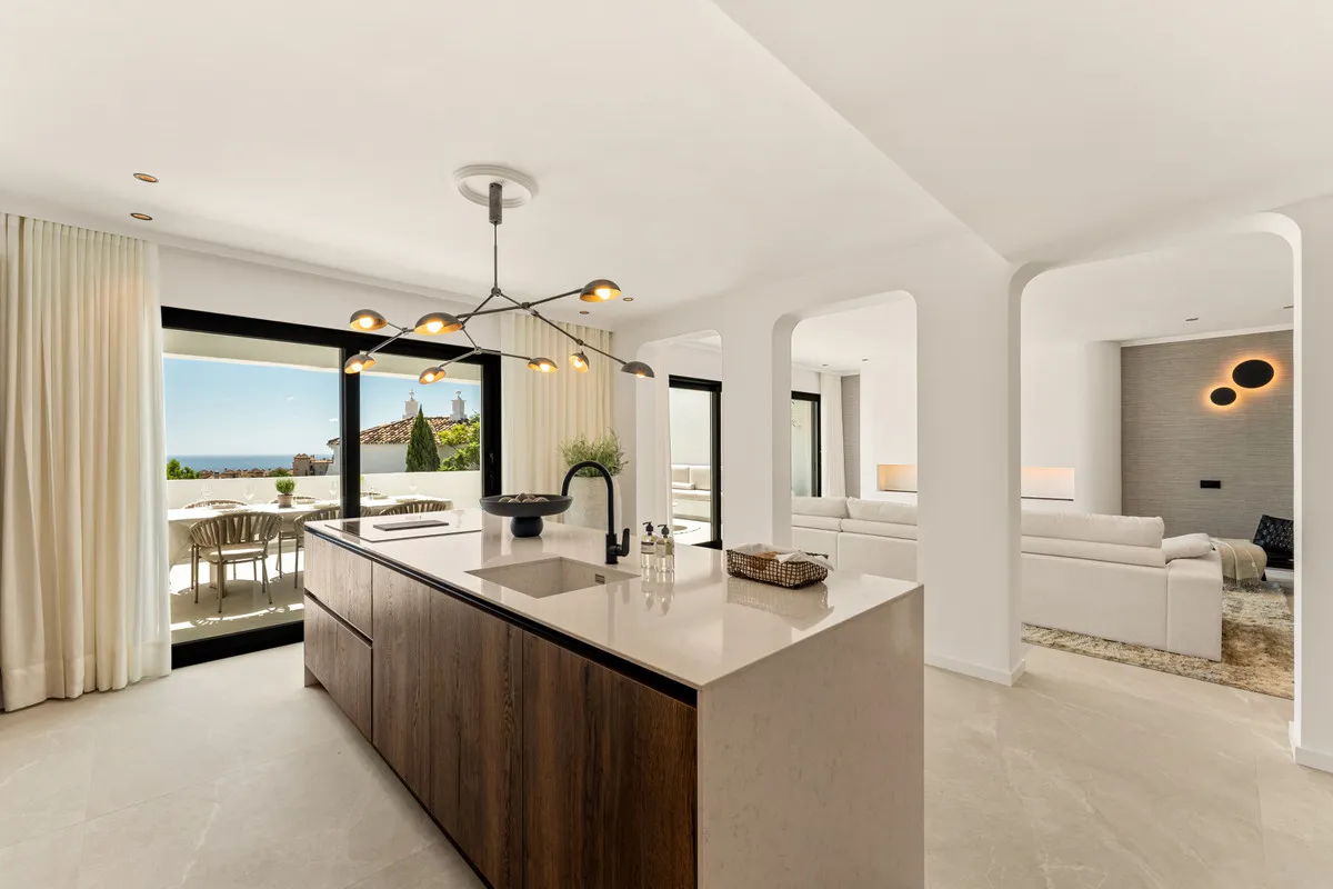 e1c48080-732a-4a9d-94a4-73c4adabe041