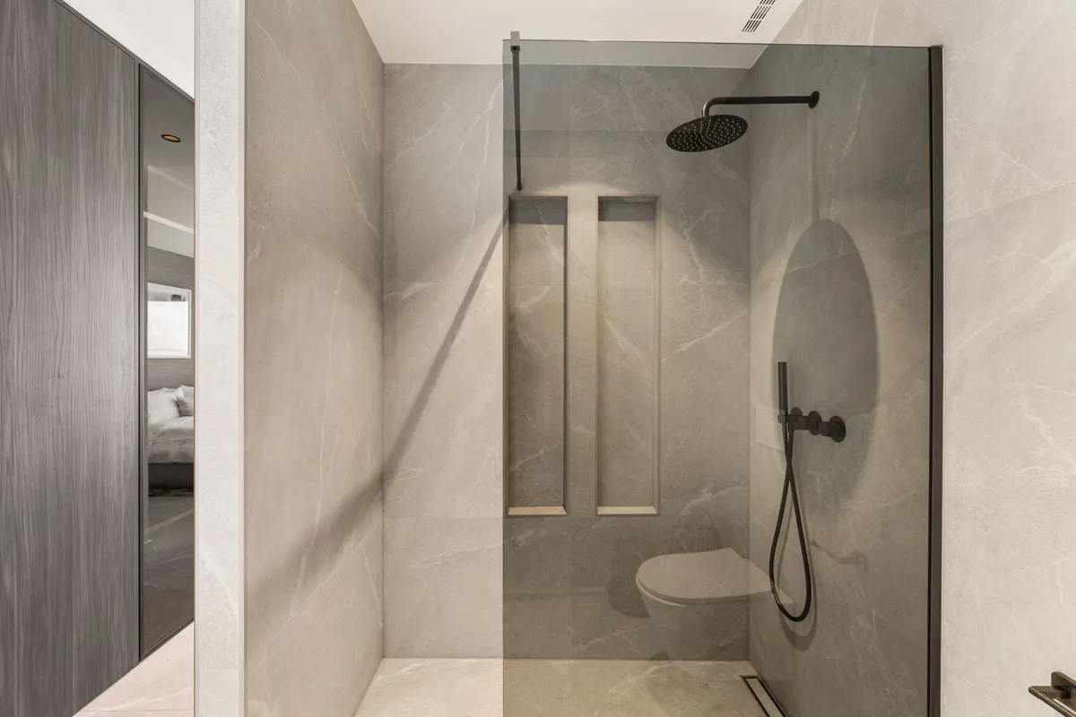 f933c3d1-be67-47d8-91f1-a46c206524c0