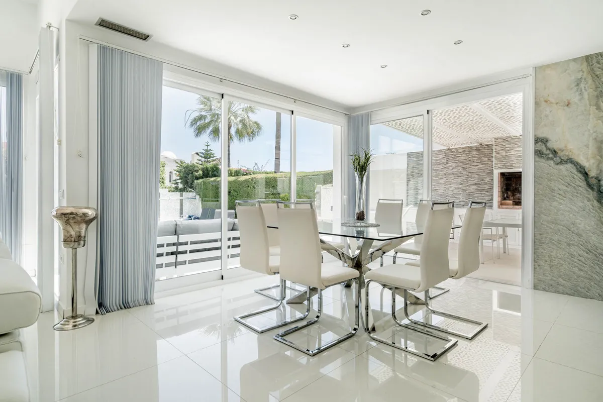 53271c8b-8080-469d-93ad-0f9cba022c4b