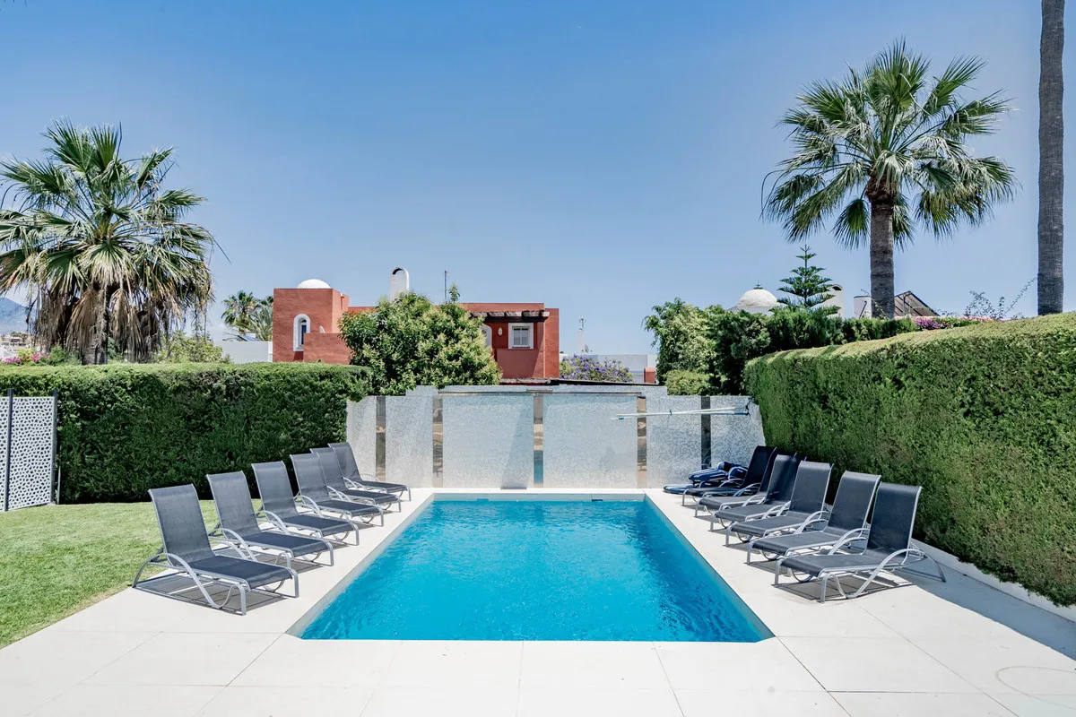 9d13e0a9-0b17-429c-94a1-6a9b5f3f065a