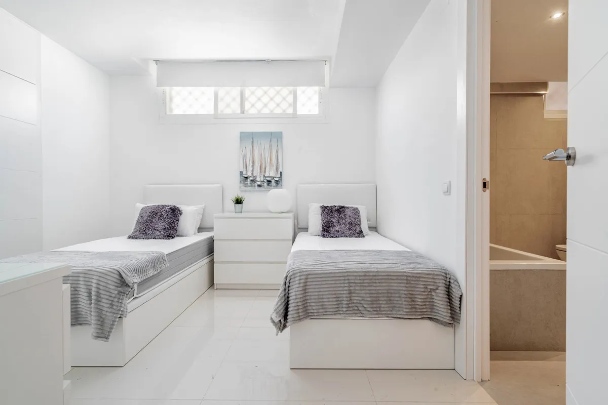 d53511e3-51b4-4165-a38f-4f545cbdaf46