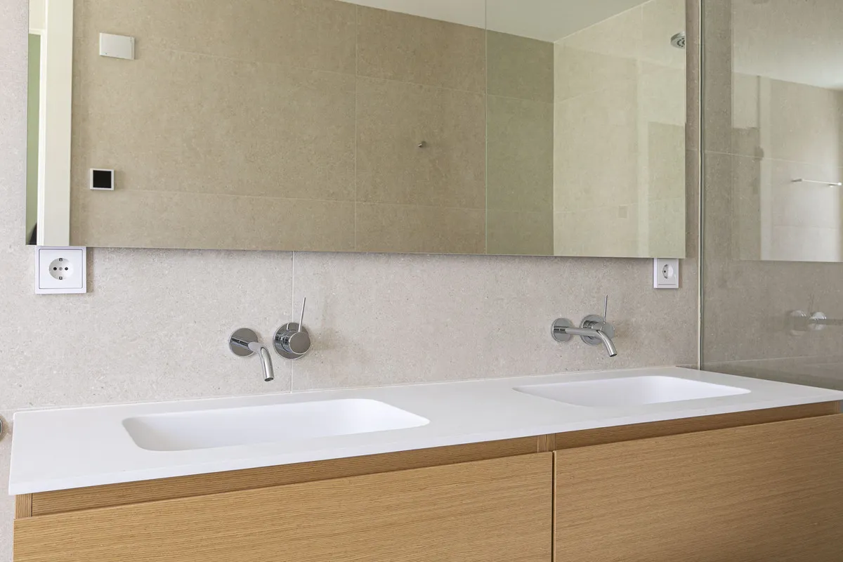 381ef575-22a2-4249-be63-31a50757612d