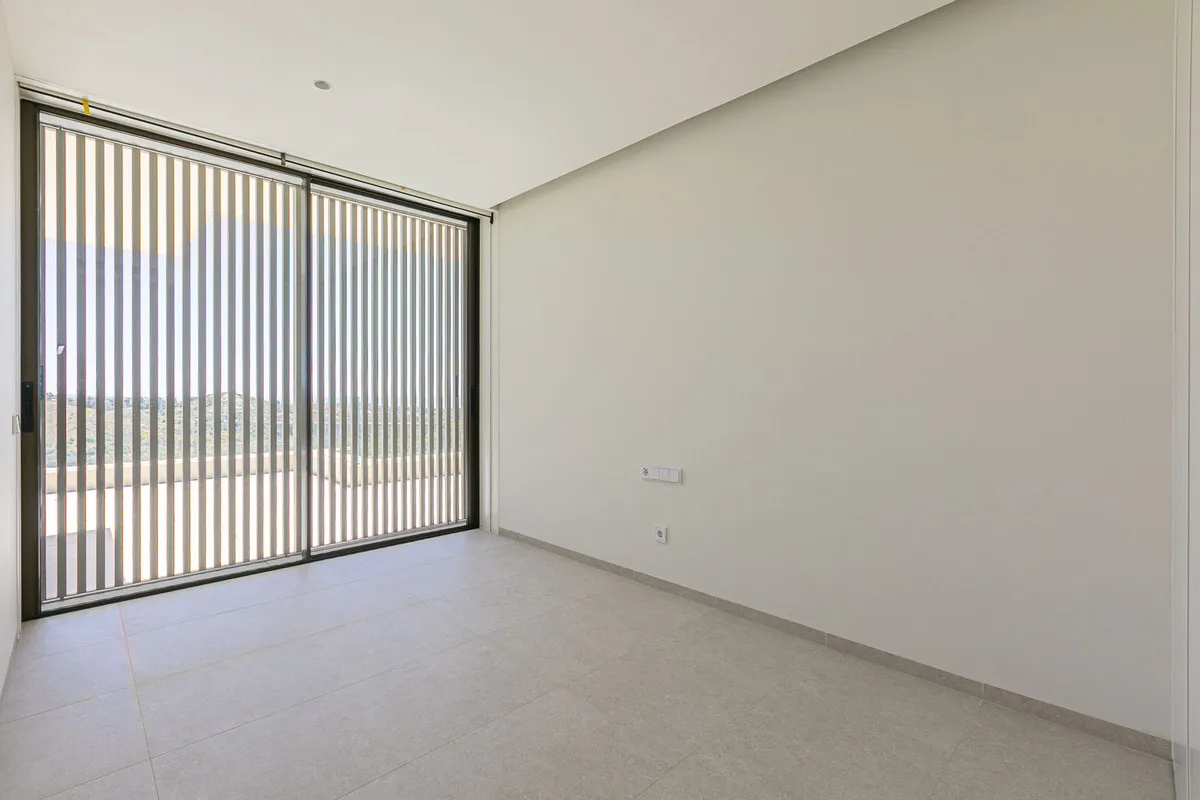 61050411-91db-478b-a5f8-3c3f7bd53421