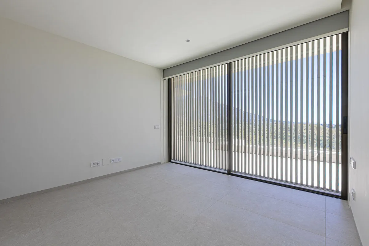 64942819-5883-476c-8d69-baf29cf41347