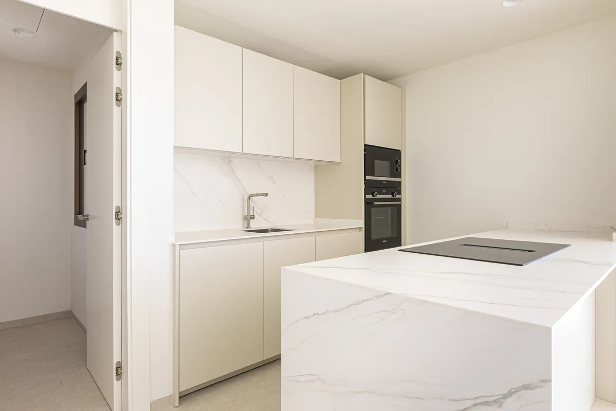 c1e2df83-d1c7-48b3-b854-4c8ccf6c2e19