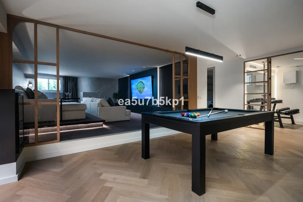 f8588ae7-1eed-453a-abd3-3d06e2eaf9a6