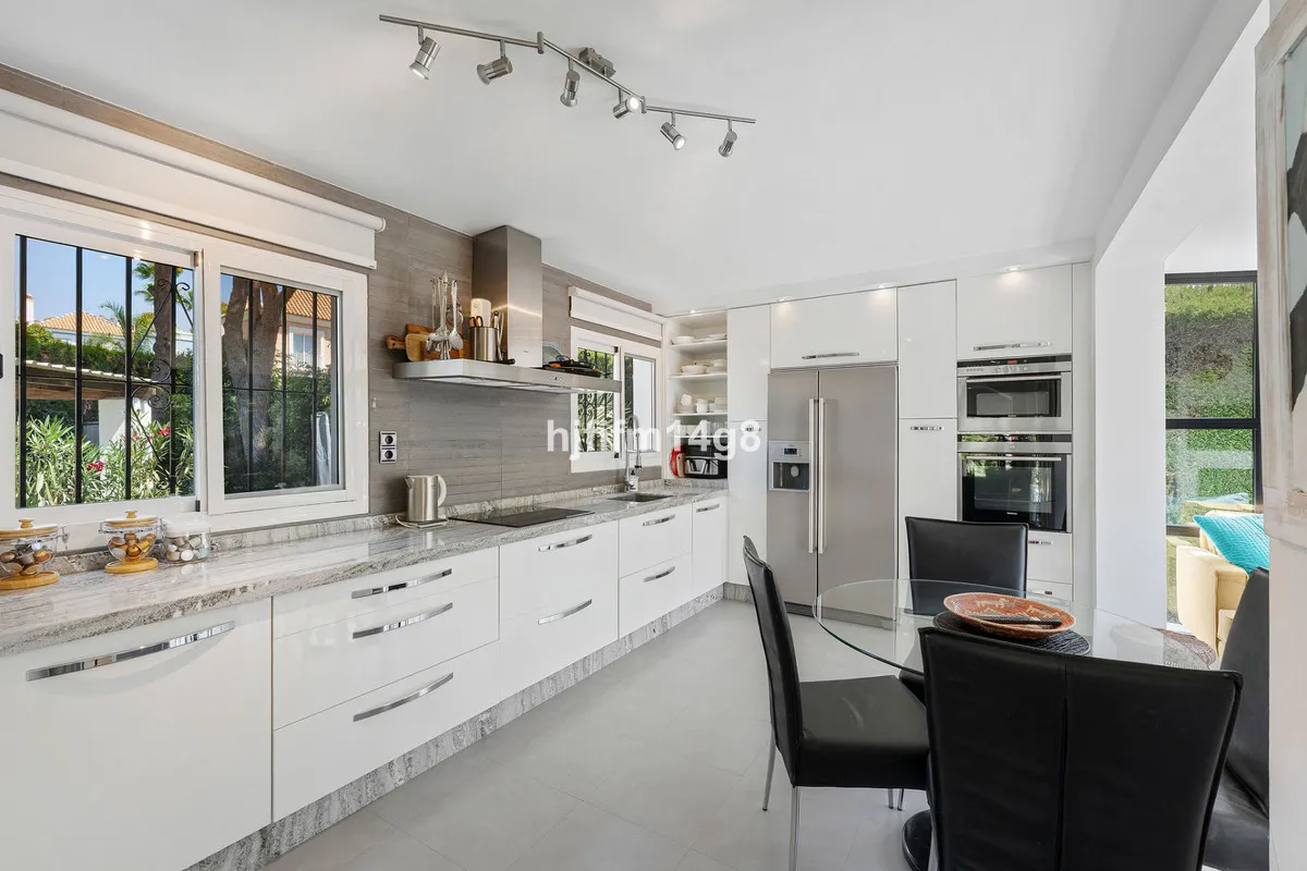 7c39347b-94e0-48ab-a20e-ba22a0ee5770