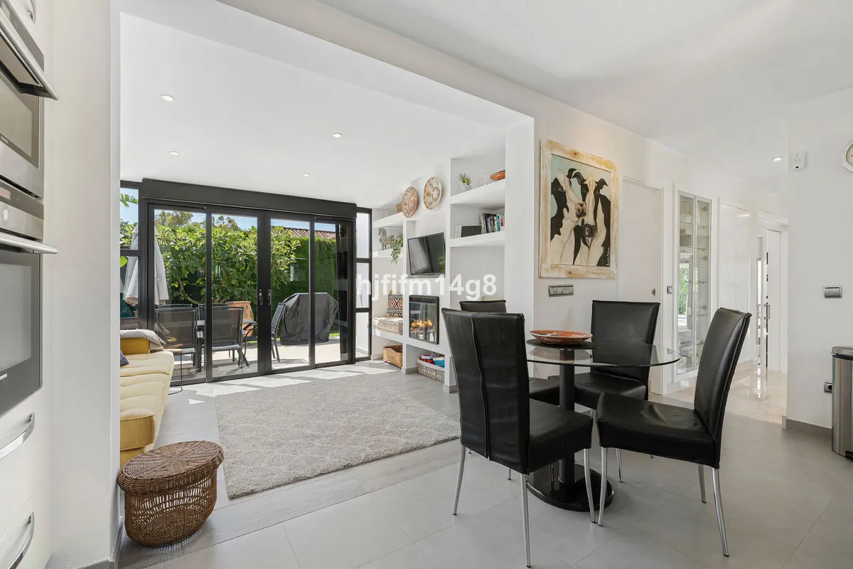 9b785f7e-025e-4bfe-8816-df092a1668c6