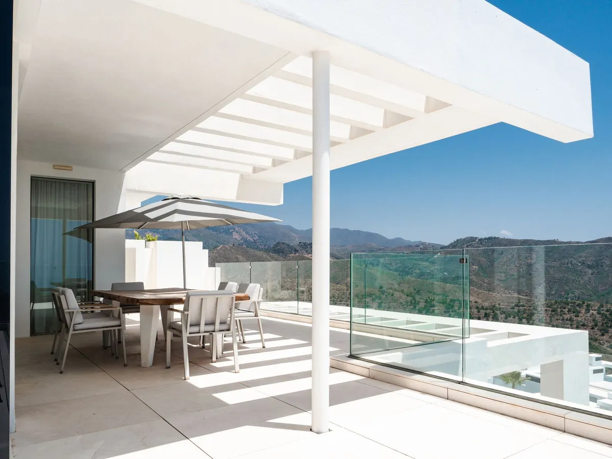 210f64a6-ab38-48f0-bf8e-f29969ab3c76