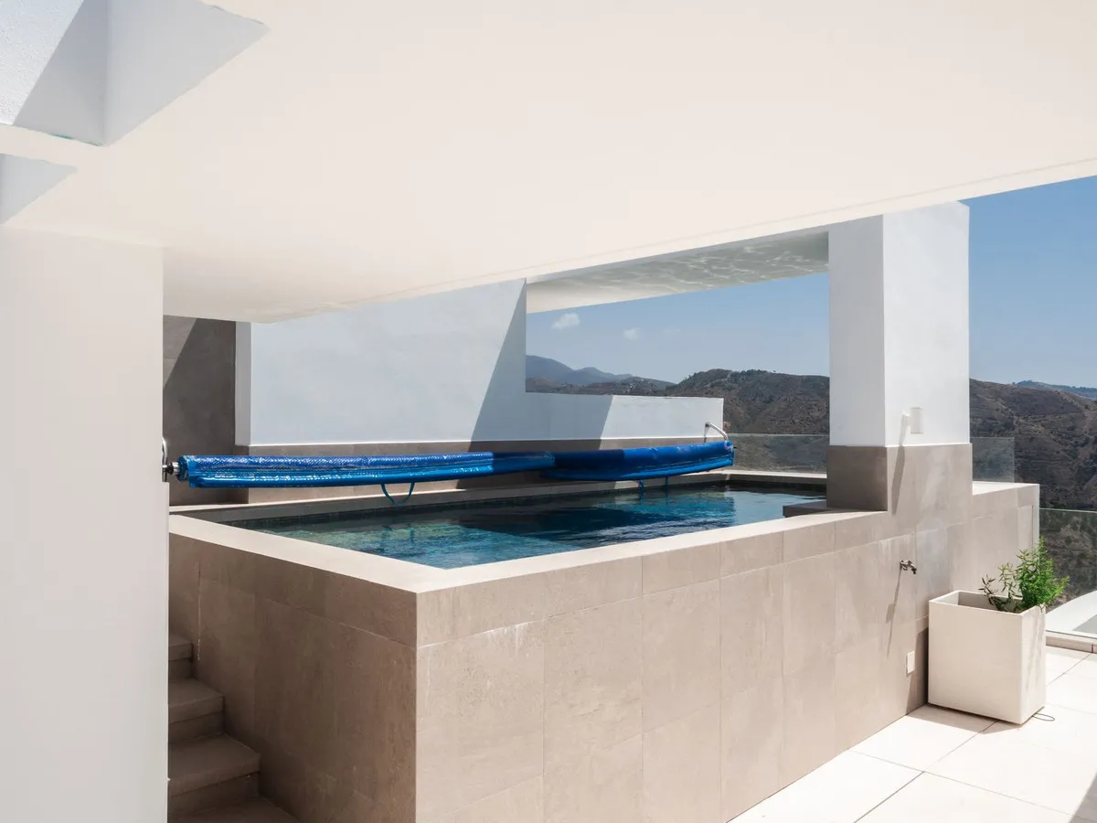 4a9bf787-07e3-46f3-99c3-003ac3afc6cd