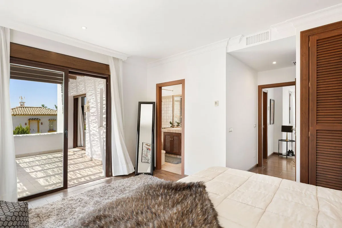 e4f5d136-580f-4c0c-8625-47589ab8a0e9