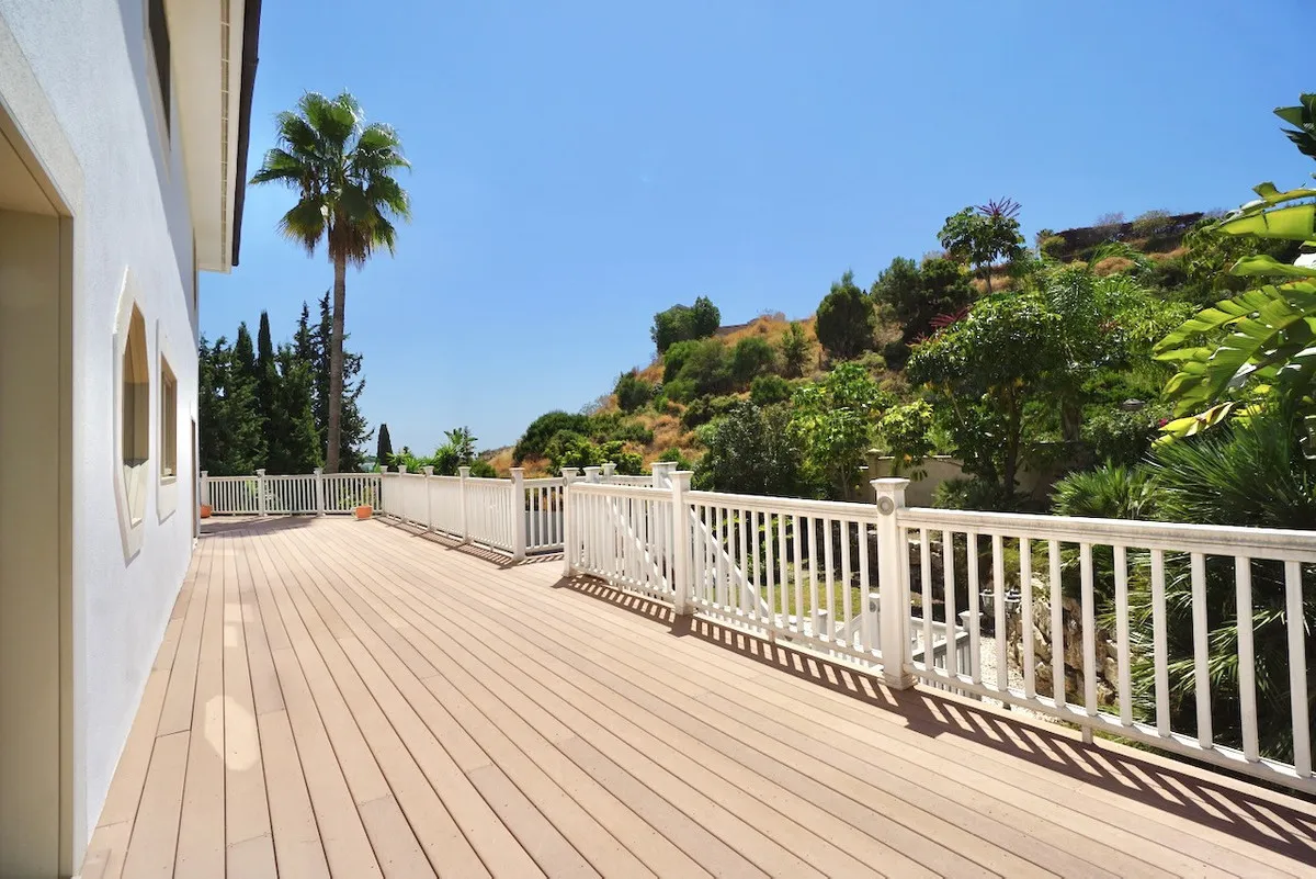 0982a74e-3175-4d25-891e-13fa86e167d4