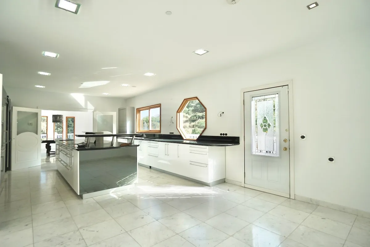 217a9deb-2328-4668-a328-8872c75ce252