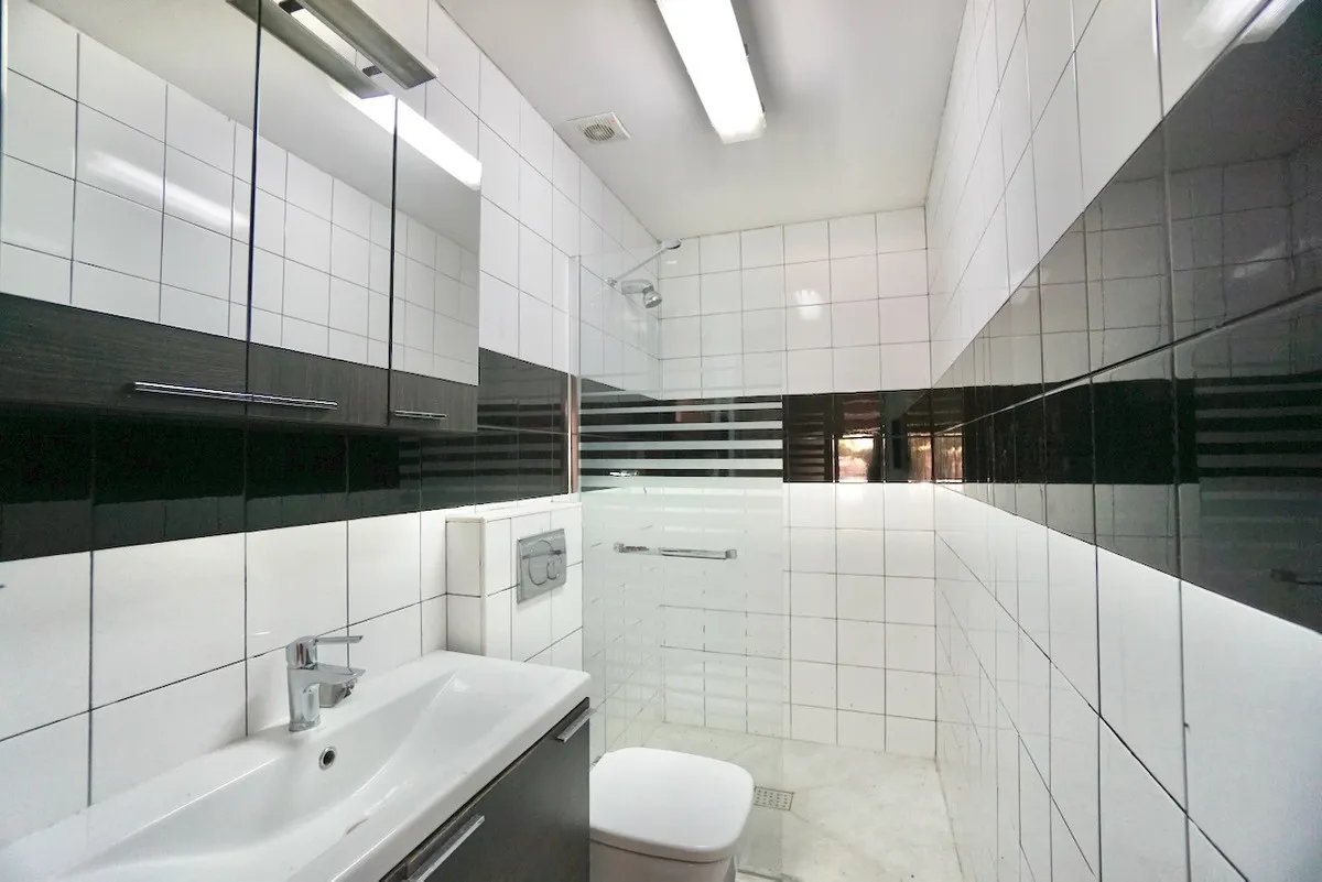 76cfa92b-21e2-4312-89c5-c7b034b76b1e