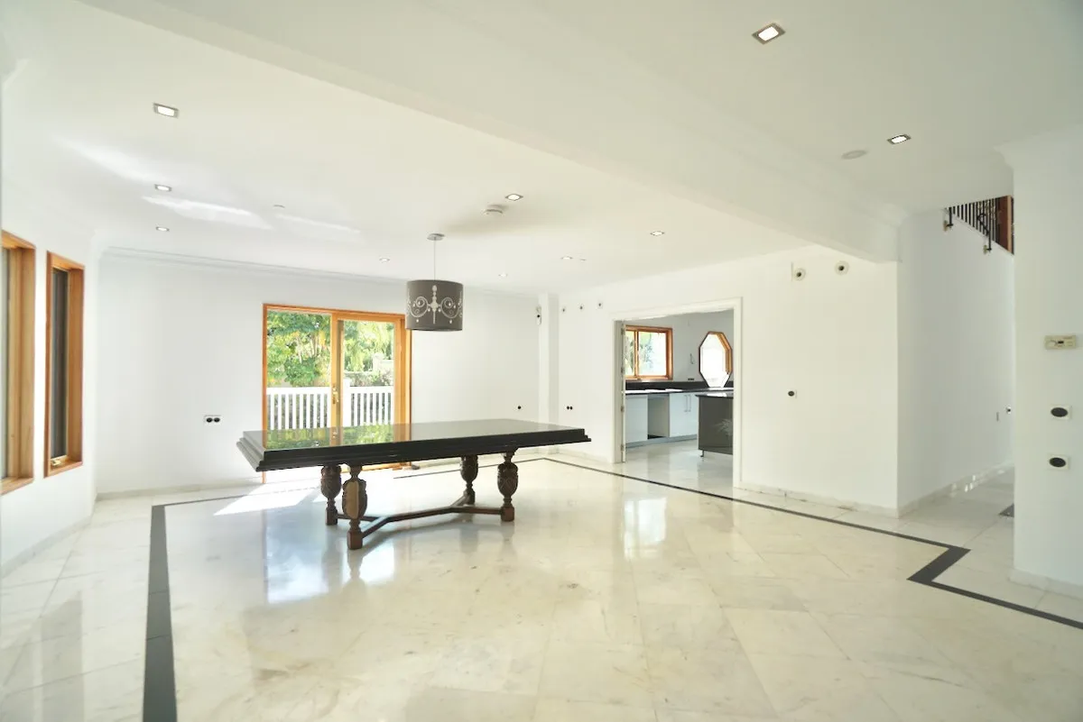 9a75dff8-8cf0-4731-be34-6455703b196c