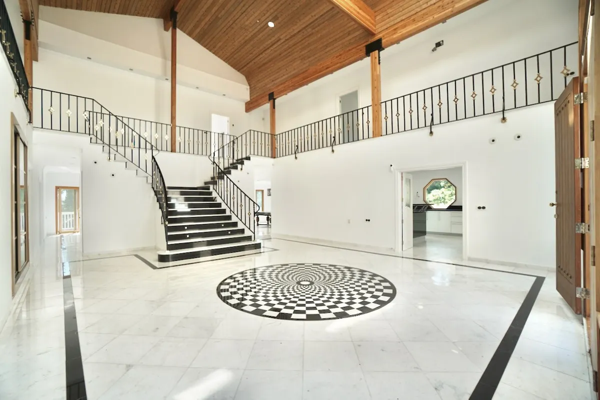 d9891a95-a0be-4e55-994c-9ee194fa3349