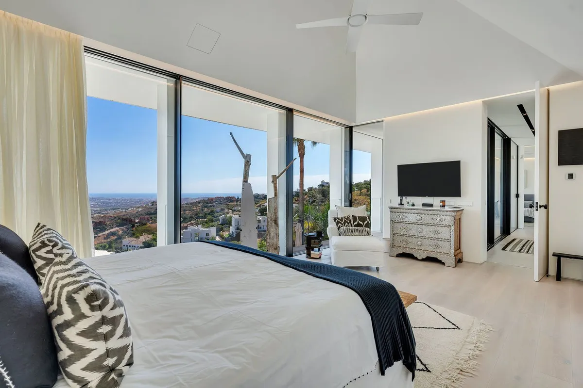 0b268299-22a2-4ed5-a4d2-226e5e882620