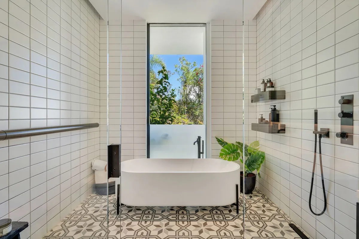 5b85fe88-74f9-4d7a-b4cd-436f5371b1a3