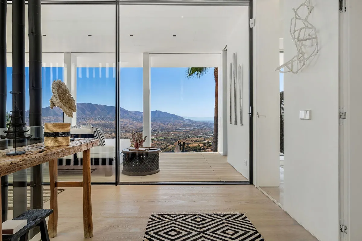 733ebeb0-cb28-49e9-8642-ab95081cf115