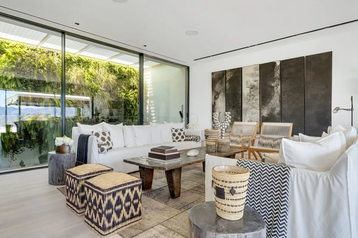 932ca4b6-5e4c-4b91-9f34-acb74fef5651