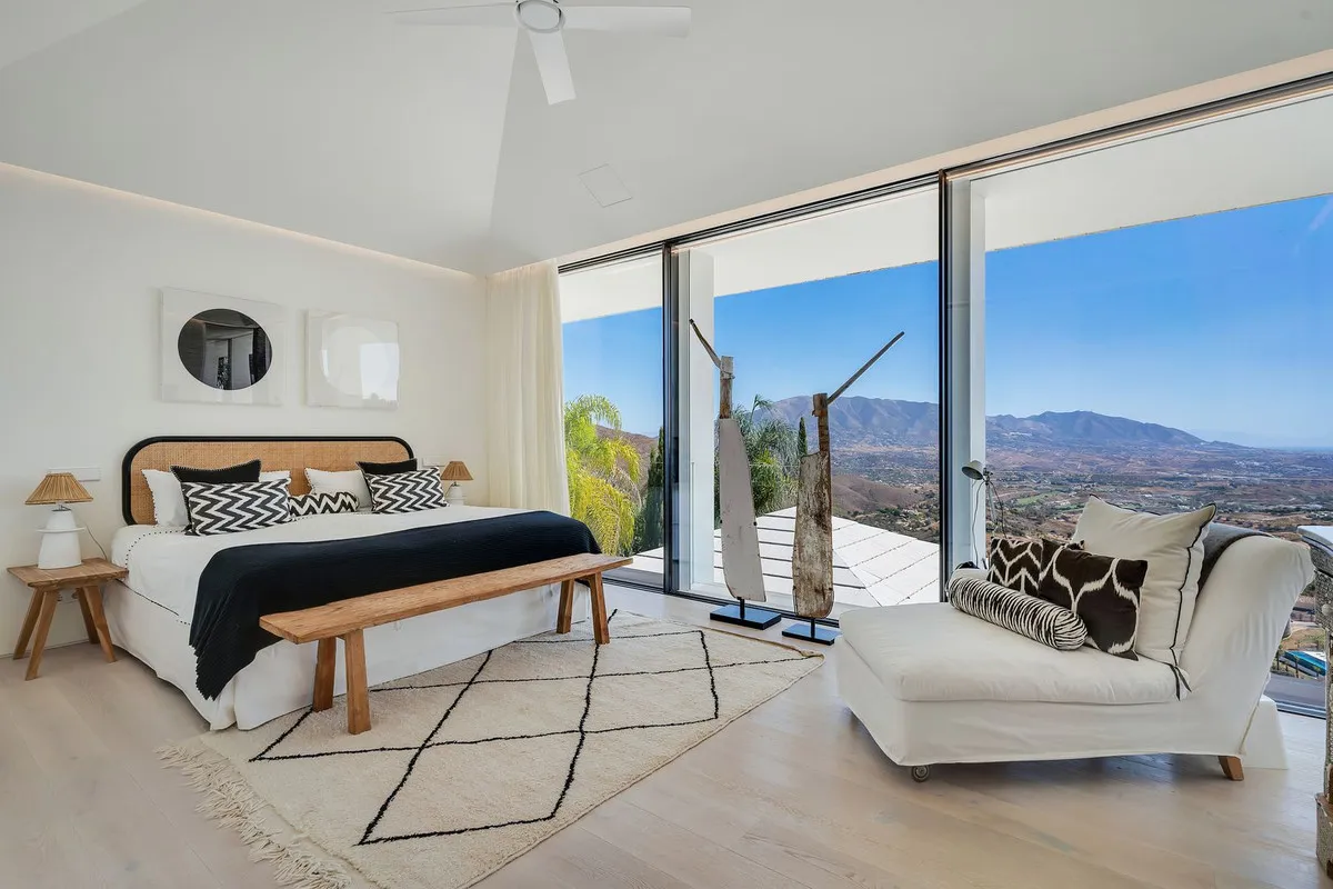 af9c59ad-26b1-4048-b1d8-7587ee89221b