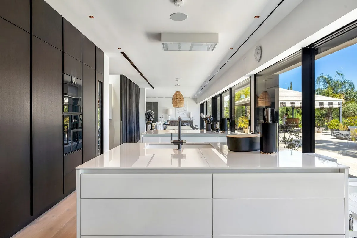 bbe030cc-2616-4cc9-baac-b581496b5006